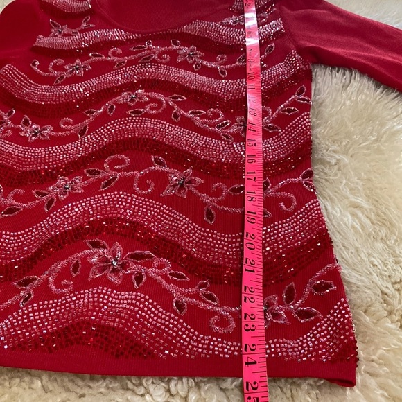 Red Embellished heavily beaded sweater - Picture 5 of 7